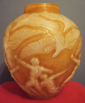 Archers Vase Copy Made in Czechoslovakia Archers Vase Copy Made in Czechoslovakia