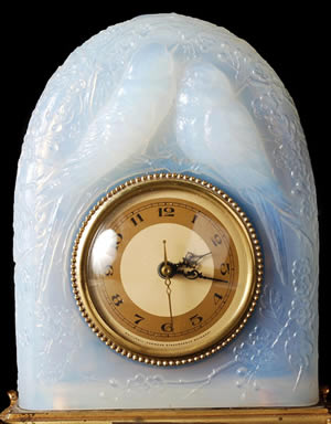 Deux Colombes Clock Close Call Deux Colombes Clock Close Call