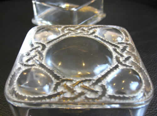Rene Lalique Powder Box 5 Fleurs