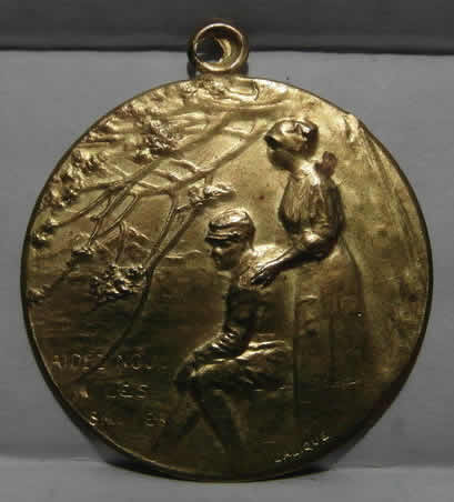 Rene Lalique AIDEZ NOUS A LES SAUVER Pendant