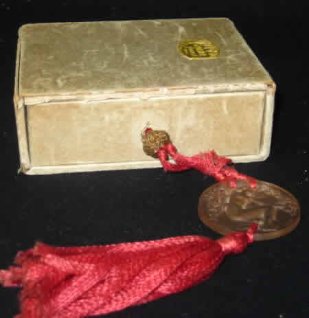 Rene Lalique Medallion Chose Promise