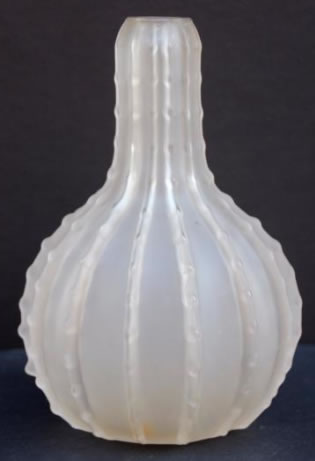 Rene Lalique Vase Dentele