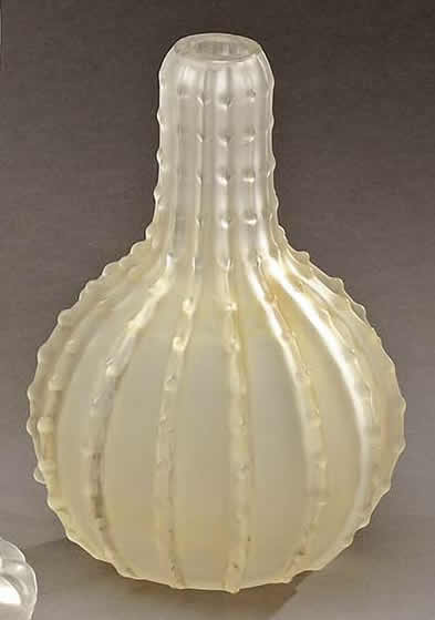 Rene Lalique Vase Dentele