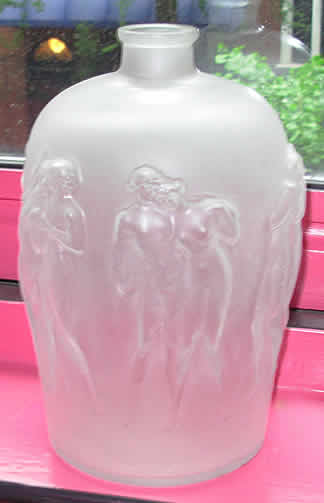Rene Lalique Vase Douze Figurines Avec Bouchon Figurine