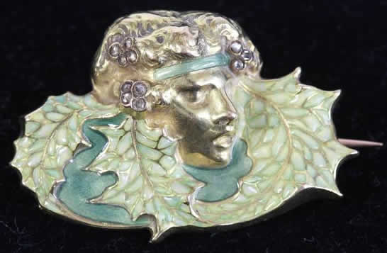 Rene Lalique Le Visage De D'une Femme Dans De Feuilles Brooch