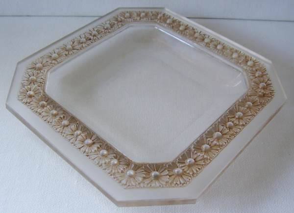 Rene Lalique Plate Paquerettes