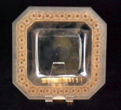 Rene Lalique Plate Paquerettes