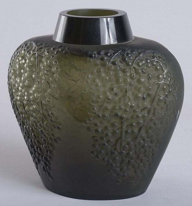 Rene Lalique Vase Poivre