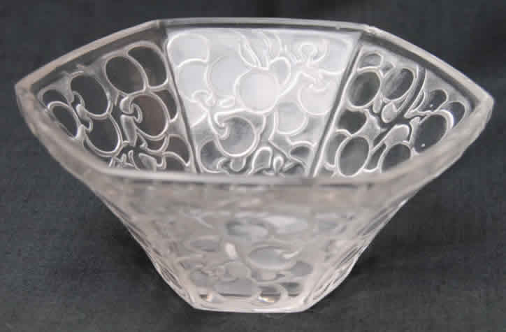Rene Lalique Raisins Six Pans Bowl