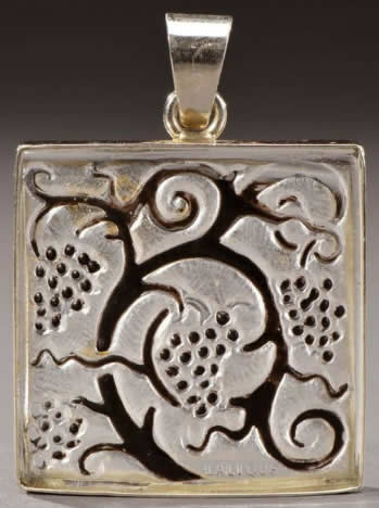 Rene Lalique Roger Pendant
