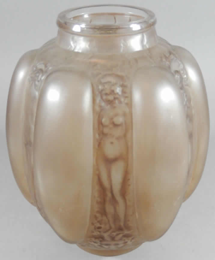 Rene Lalique Vase Six Figurines Et Masques
