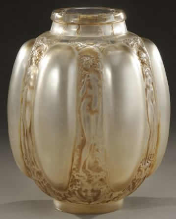 Rene Lalique Vase Six Figurines Et Masques