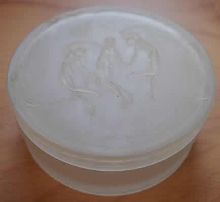 Rene Lalique Powder Box Trois Figurines