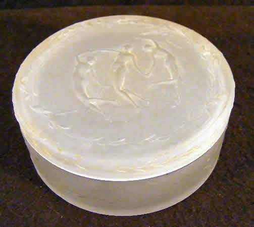 Rene Lalique Covered Box Trois Figurines