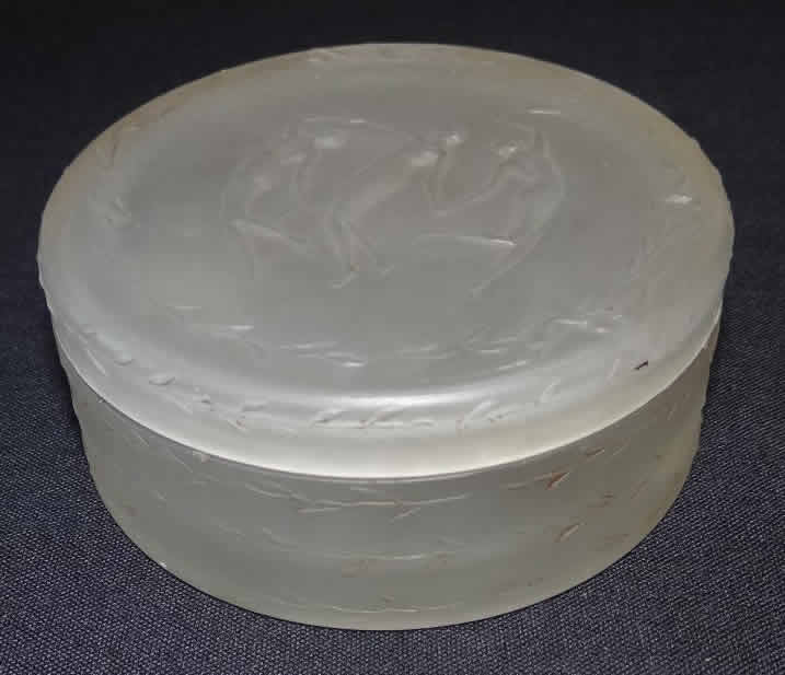 Rene Lalique Covered Box Trois Figurines