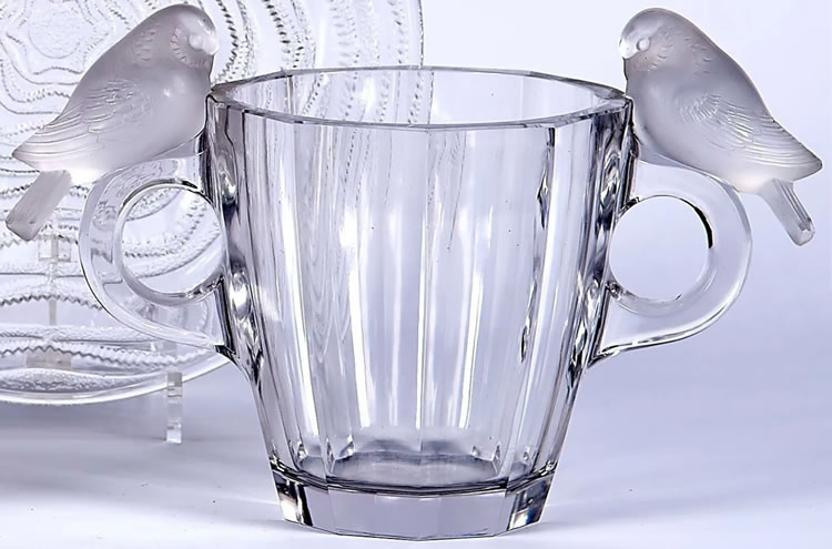 Rene Lalique Vase Deux Pigeons
