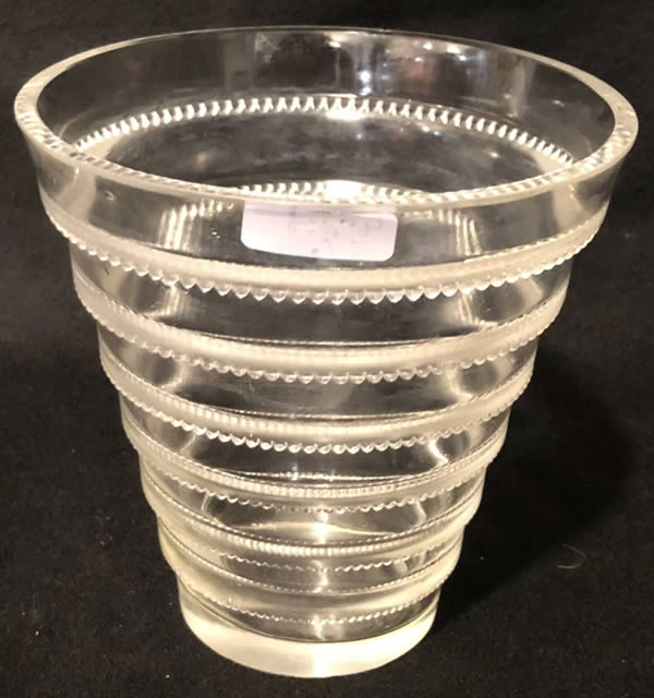 Rene Lalique Vase Muedon