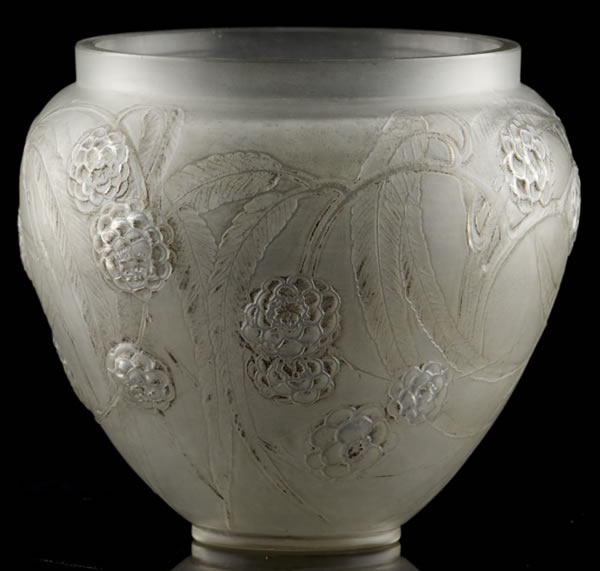 Rene Lalique Vase Nefliers