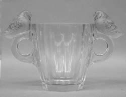 Deux Pigeons Lalique France Crystal Vase