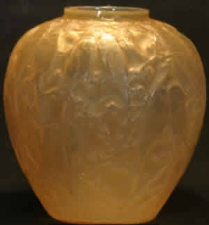Perrruches Vase R. Lalique